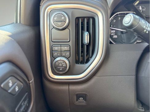 Used 2019 GMC Sierra 1500 SLT w/ SLT Premium Plus Package image 31