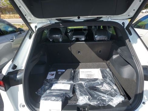 New 2026 Volkswagen Tiguan SE R-Line image 18