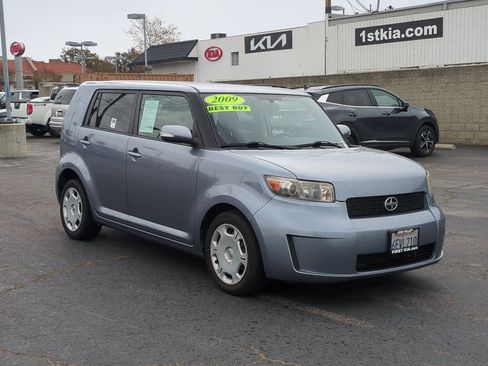 Used 2009 Scion xB image 3