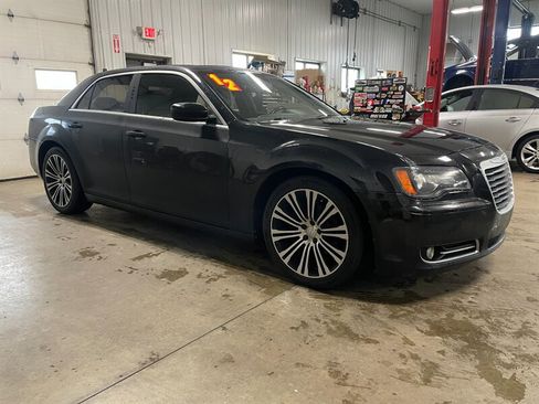 Used 2012 Chrysler 300 S w/ Luxury Group RWD image 5