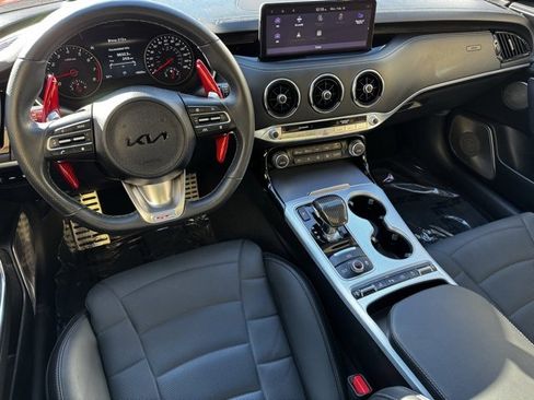 Used 2022 Kia Stinger GT2 image 9
