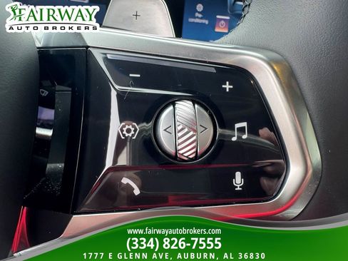 Used 2025 BMW 740i xDrive AWD/4WD image 17