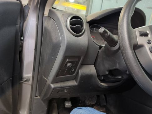Used 2013 Nissan Rogue SV FWD image 35
