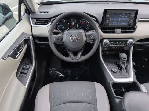 Certified 2022 Toyota RAV4 XLE w/ Convenience Package AWD/4WD image 16