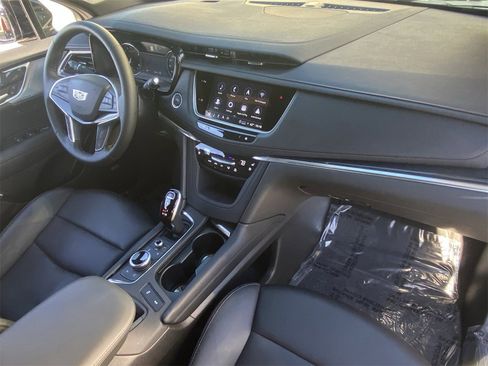 Certified 2025 Cadillac XT5 Premium Luxury image 13