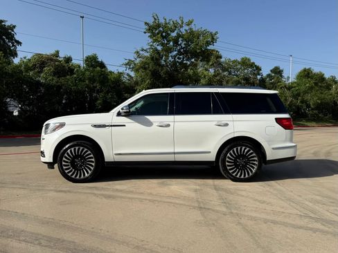 Used 2021 Lincoln Navigator Black Label w/ Cargo Convenience Package AWD/4WD image 3