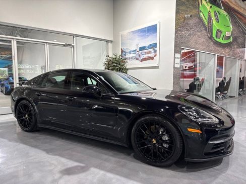 Used 2018 Porsche Panamera 4 AWD/4WD image 5