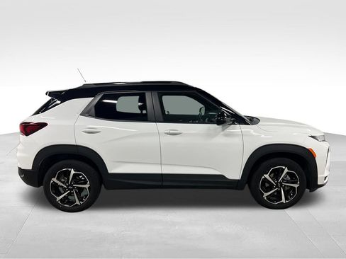 Certified 2023 Chevrolet TrailBlazer RS w/ Sun and Liftgate Package AWD/4WD image 2