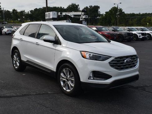 Used 2024 Ford Edge Titanium AWD/4WD image 3