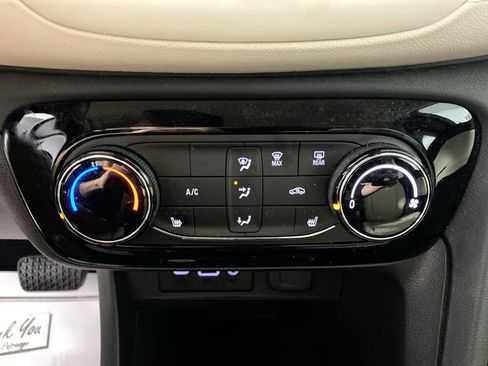 Used 2023 Buick Encore GX Preferred w/ Cold Weather Comfort Package FWD image 18