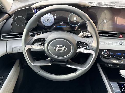 New 2026 Hyundai Elantra Limited image 23