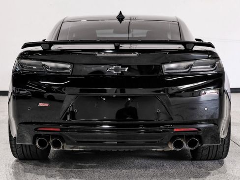 Used 2018 Chevrolet Camaro SS image 7