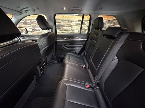 Used 2023 Jeep Grand Cherokee Limited AWD/4WD image 28