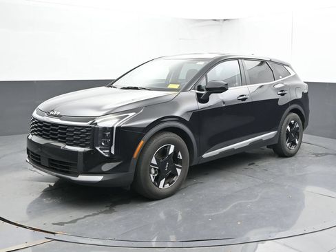 Used 2026 Kia Sportage LX FWD image 8