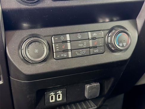 Used 2019 Ford F150 XLT w/ Equipment Group 302A Luxury AWD/4WD image 21