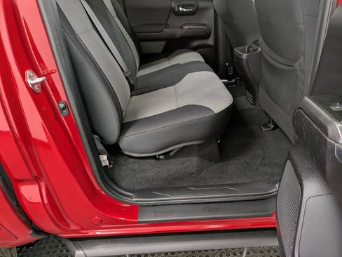 Used 2020 Toyota Tacoma TRD Sport AWD/4WD image 27