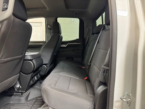 New 2026 GMC Sierra 1500 SLE w/ Preferred Package image 17