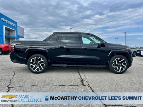 New 2024 Chevrolet Silverado EV RST image 8
