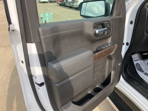 Used 2021 GMC Sierra 1500 Denali w/ Denali Ultimate Package AWD/4WD image 9