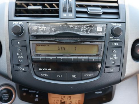 Used 2010 Toyota RAV4 Limited image 33