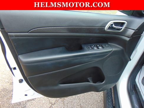 Certified 2018 Jeep Grand Cherokee Laredo image 18