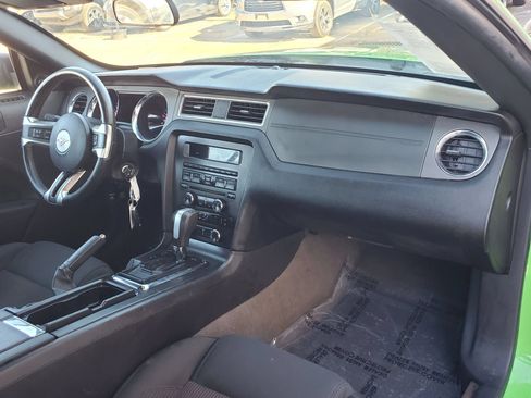 Used 2013 Ford Mustang Convertible RWD image 29