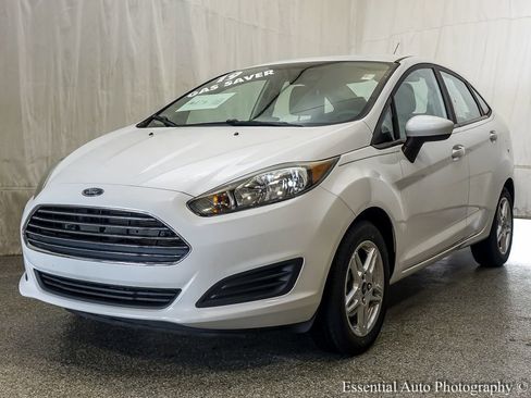 Used 2019 Ford Fiesta SE image 2
