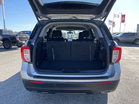 Used 2022 Ford Explorer XLT image 5