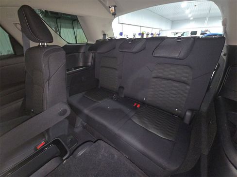 Used 2025 Nissan Pathfinder SV w/ SV Premium Package image 28