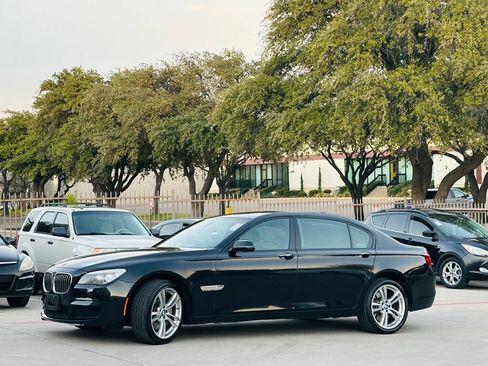 Used 2014 BMW 750Li w/ M-Sport Package image 4