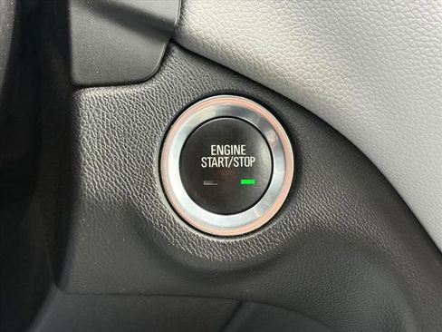 Certified 2021 Chevrolet Equinox LT image 18