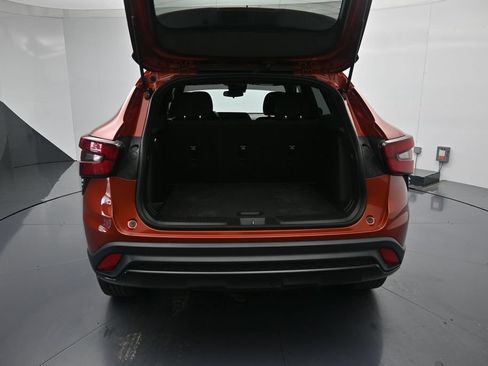 Certified 2024 Chevrolet Trax RS w/ Driver Confidence Package FWD image 24