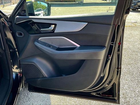 Used 2025 Acura MDX FWD image 26