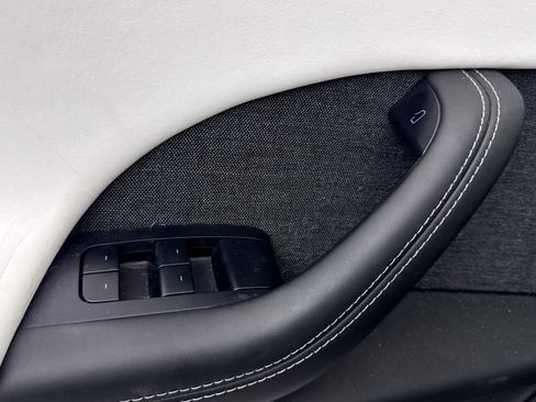 Used 2023 Tesla Model X Plaid image 29