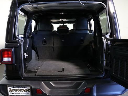 Used 2022 Jeep Wrangler Unlimited Sahara AWD/4WD image 32