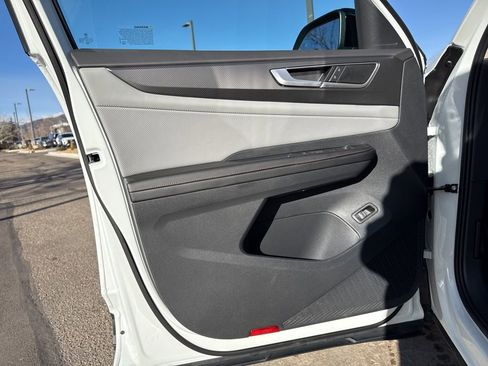 New 2026 Volkswagen Atlas Peak Edition image 10