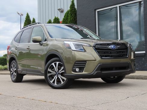 Used 2024 Subaru Forester Limited AWD/4WD image 2