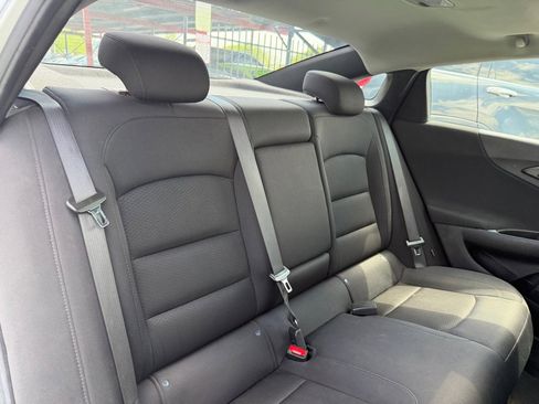 Used 2022 Chevrolet Malibu LT FWD image 30