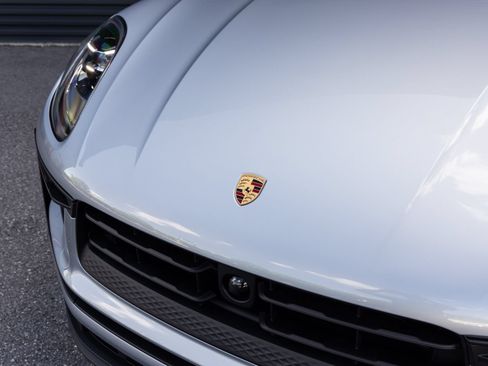 Used 2026 Porsche Macan AWD/4WD image 10