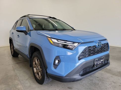 Used 2023 Toyota RAV4 AWD Hybrid image 4