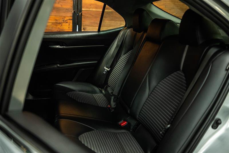 Used 2023 Toyota Camry SE w/ Convenience Package FWD image 9