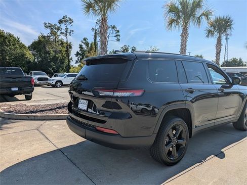 New 2025 Jeep Grand Cherokee L Altitude image 3