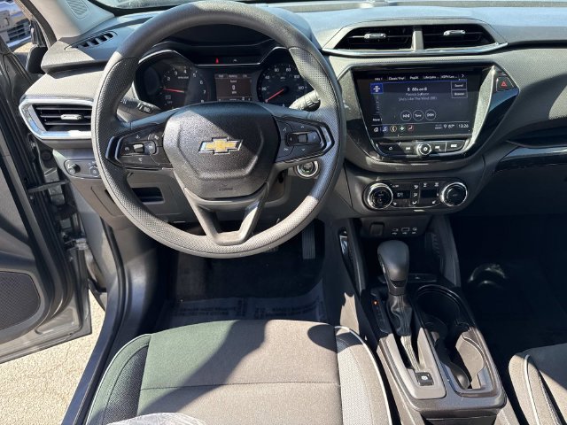 Used 2021 Chevrolet TrailBlazer LT w/ Convenience Package FWD image 17