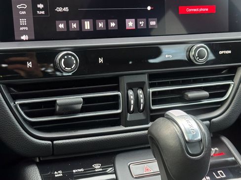 Used 2024 Porsche Macan image 21