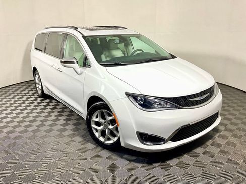 Used 2020 Chrysler Pacifica Limited FWD image 7