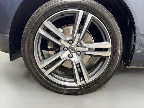 Used 2021 Volvo XC60 T5 Momentum image 14
