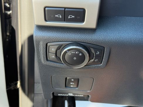 Used 2022 Ford F450 Lariat w/ FX4 Off-Road Package image 34