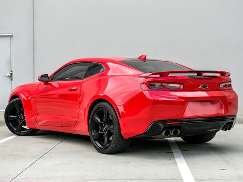 Used 2018 Chevrolet Camaro SS RWD image 15