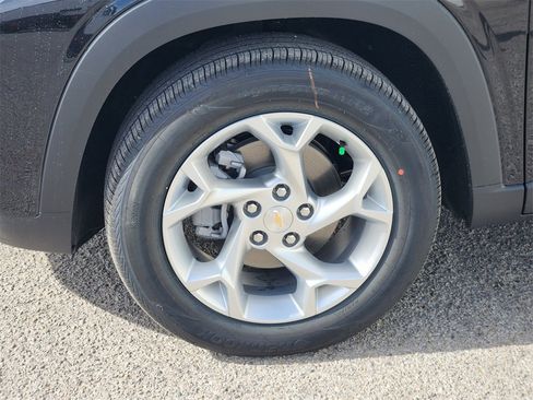 New 2026 Chevrolet Trax LS w/ LS Convenience Package image 8