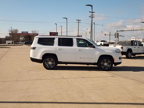 Used 2023 Jeep Grand Wagoneer Base w/ Flexible Seating Group image 7